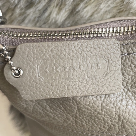 COACH Crossbody Bag - Picture 4 of 8